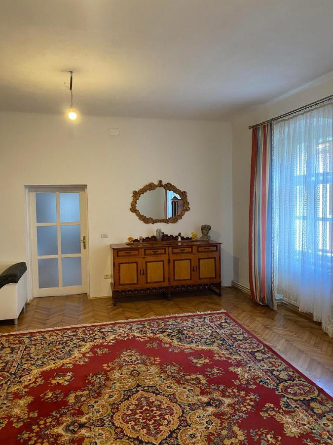Apartament Istoric Ultracentral - With Parking Hermannstadt Exterior foto